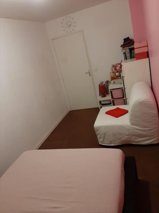 Joli Appartement Avec Jardin Et 2 Parkings Prives Argenteuil Exterior foto